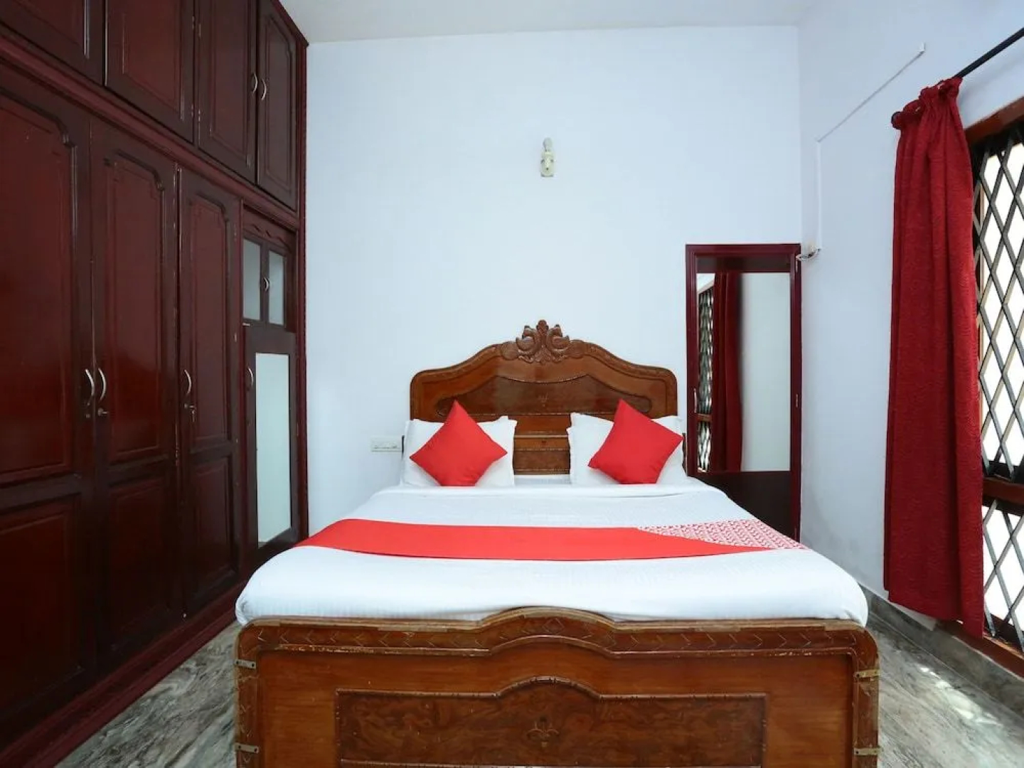 Oyo 16717 Sreekrishna Kailas Inn