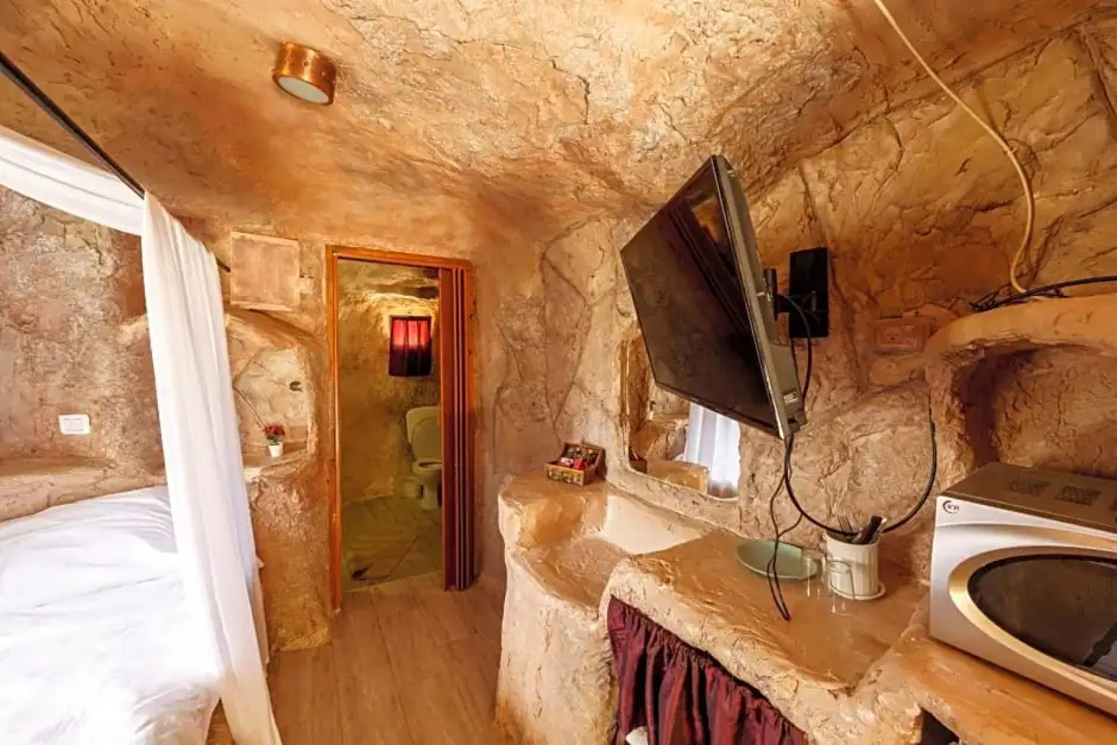 בקתות אירוח המערות - מושב חוסן מרשת V Club