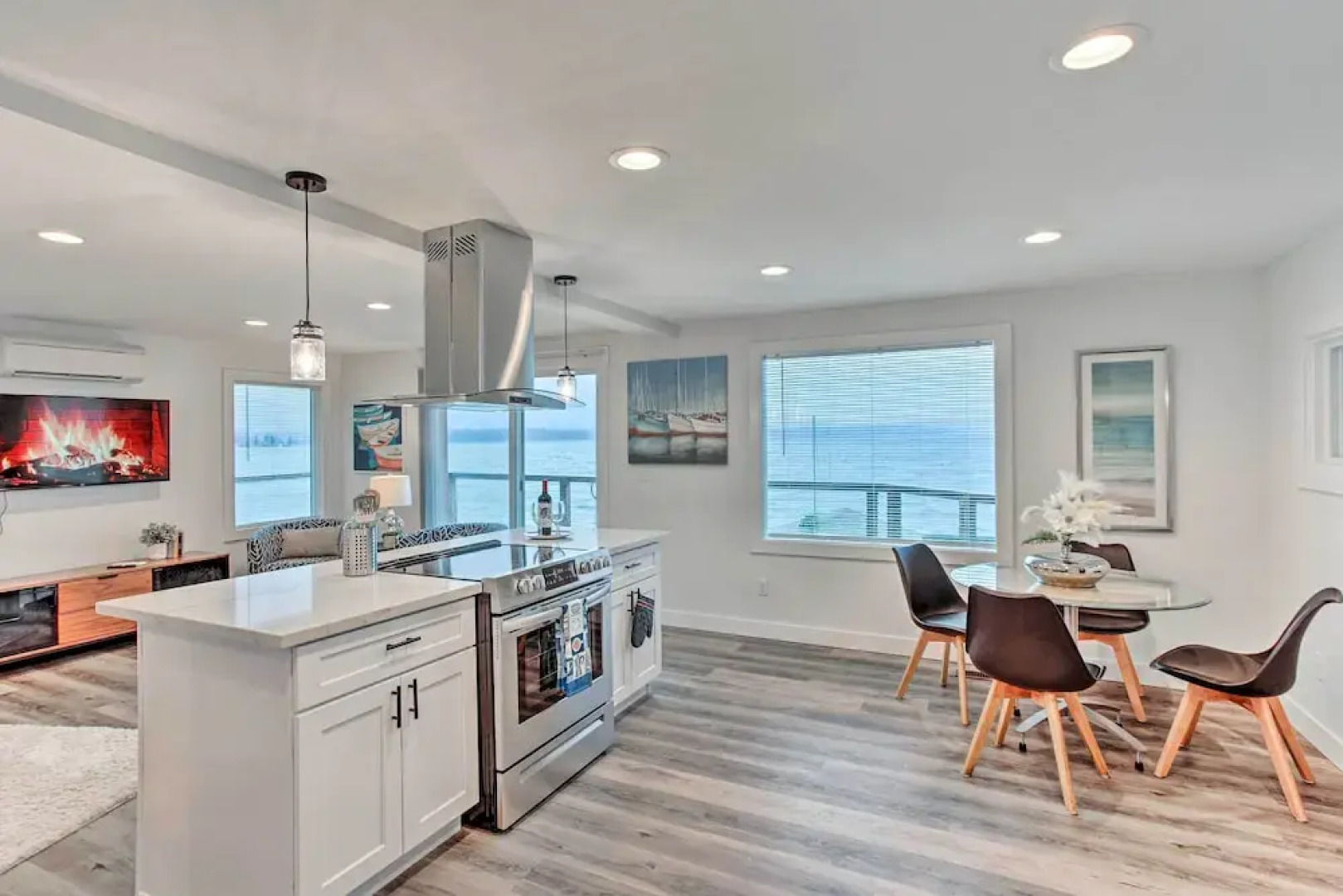 Tacoma 'dash Point Beach Cabin' w/ Balcony!