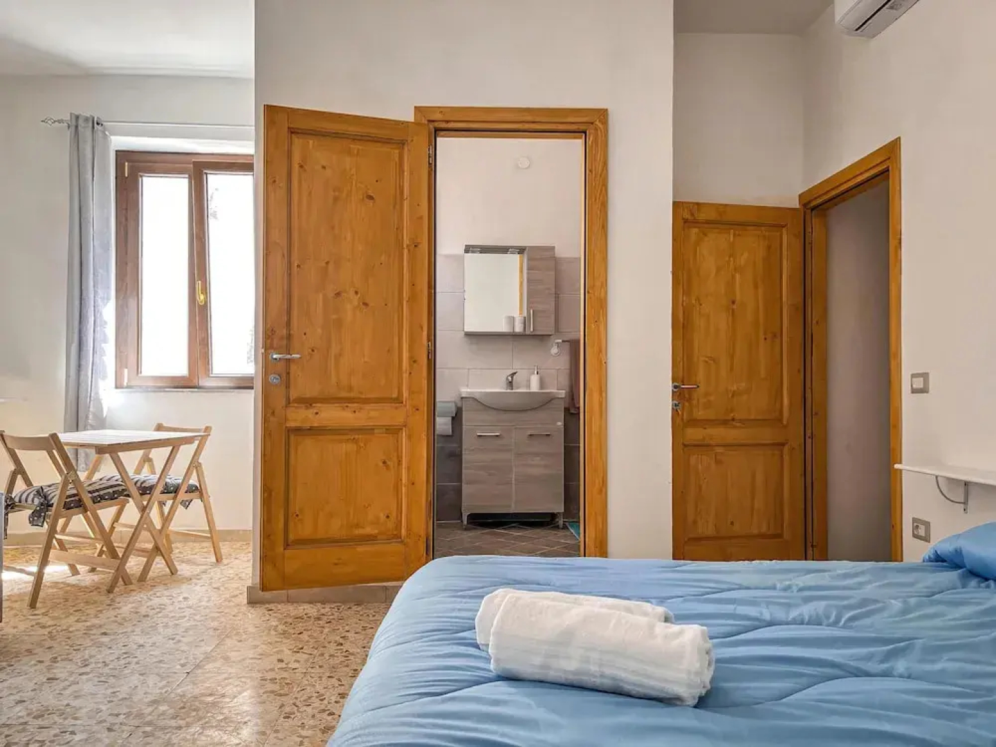 Favisi Rooms