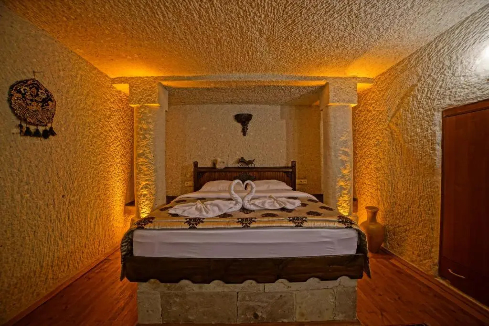Melek Cave Hotel