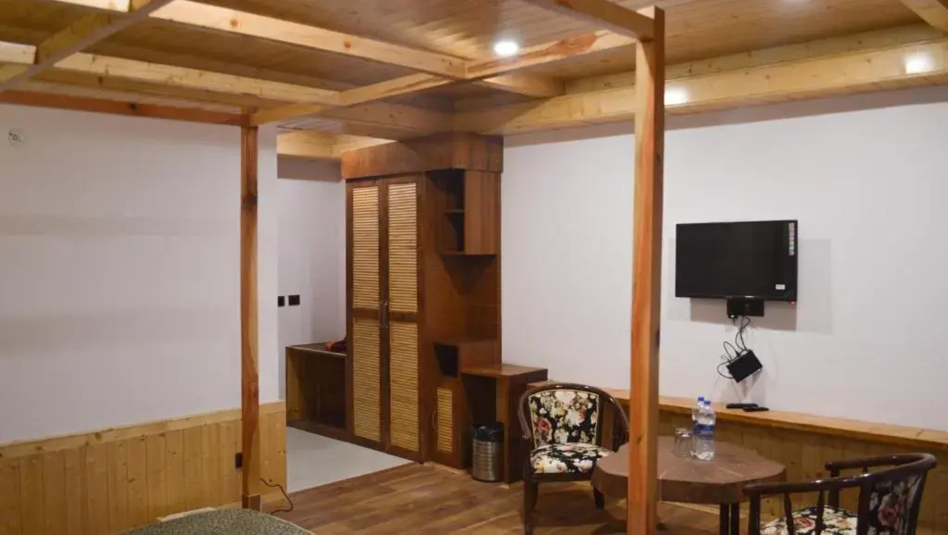 The Woodward Two By Oyo Room