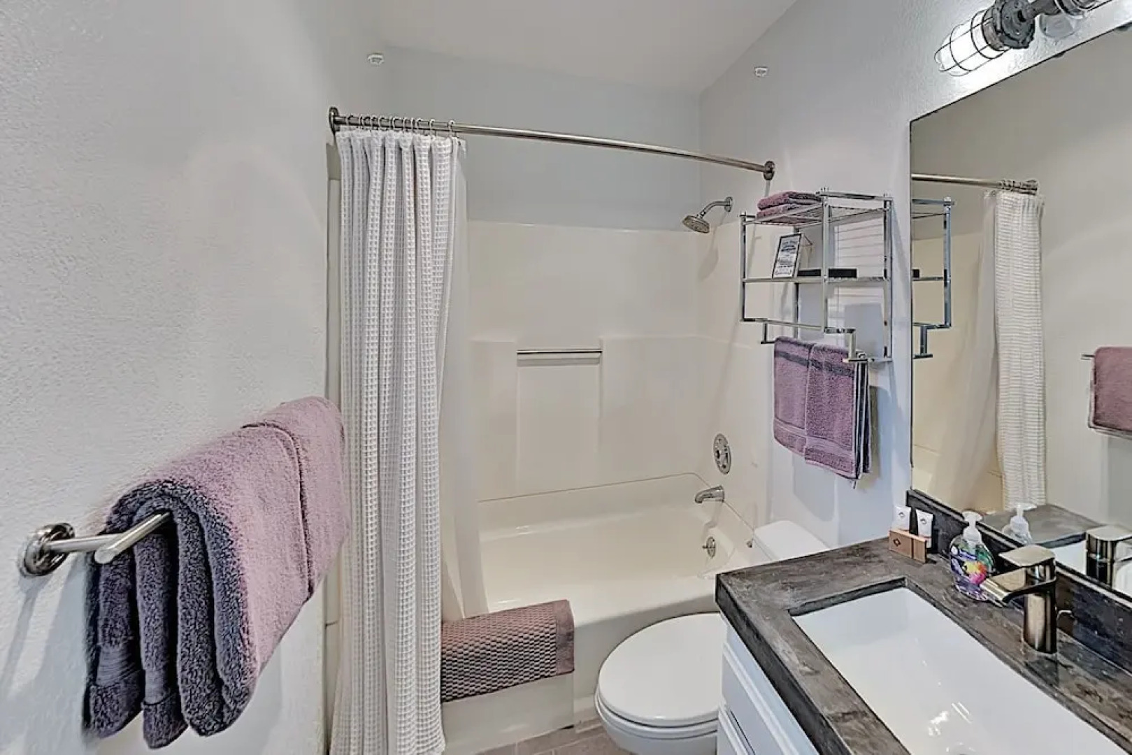 Ocean-View Hideaway W/ Lush Patio, Steps To Beach! Home