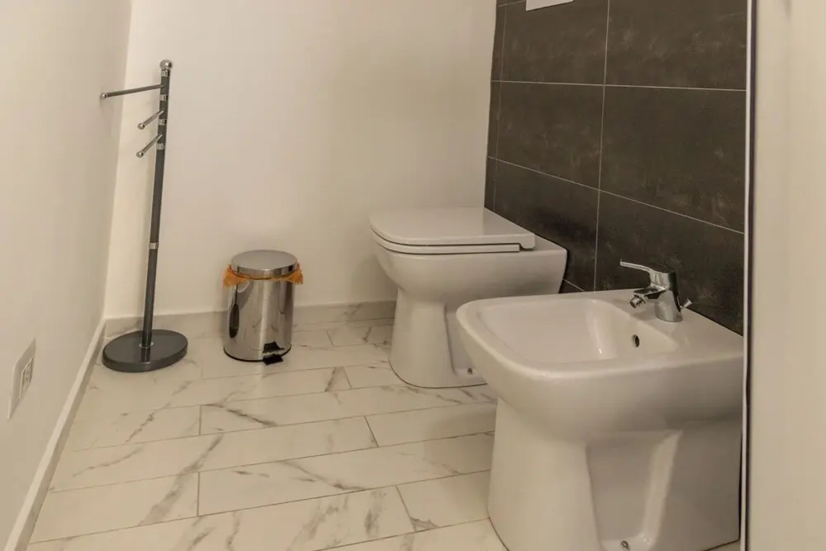 Residence con Piscina e Giardino