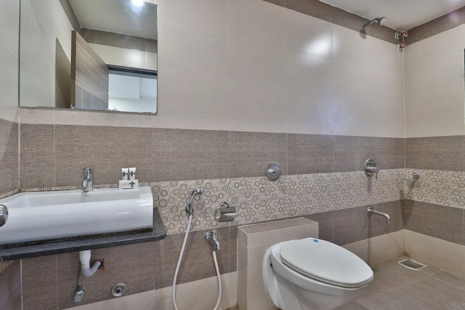 OYO 41737 Hotel Atithi