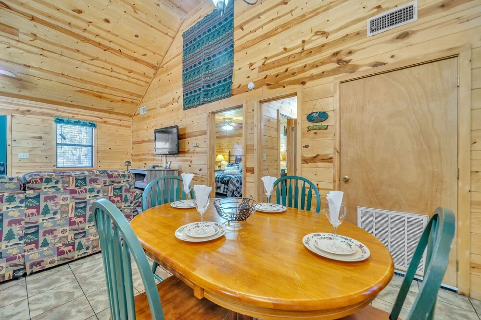 The Honeysuckle 2 Bedroom Cabin by Redawning