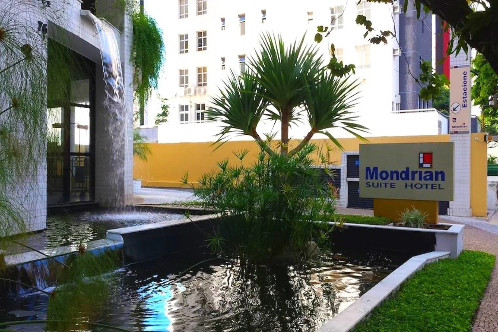 Mondrian Suite Hotel