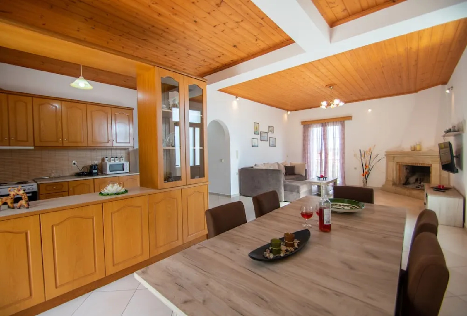 Family Private Homes with Sea View