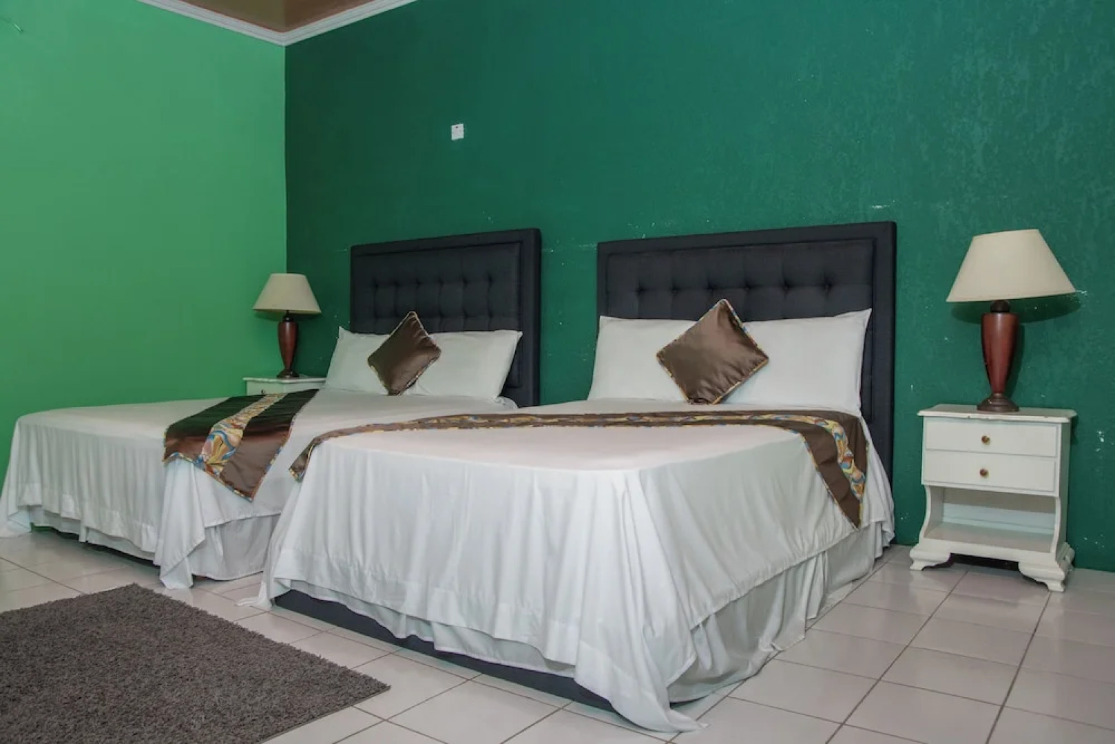 Beach-Pool-Sun-family-6 bedroom getaway