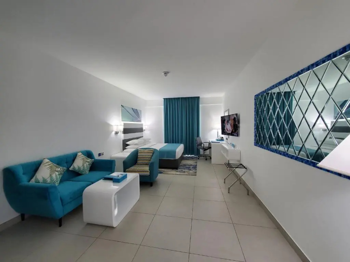 Отель City Avenue Al Reqqa Hotel