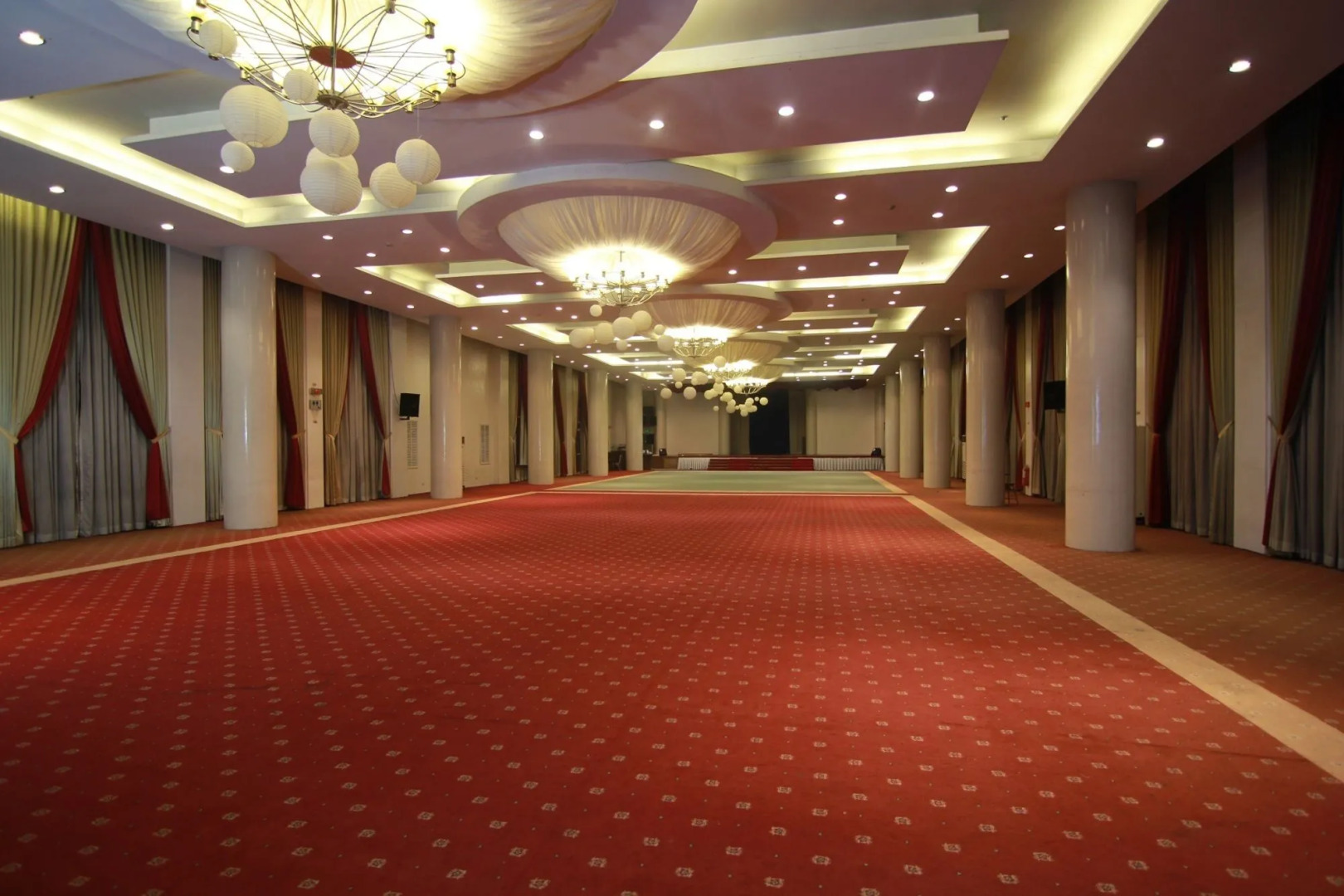 Hotel Supreme Convention Plaza