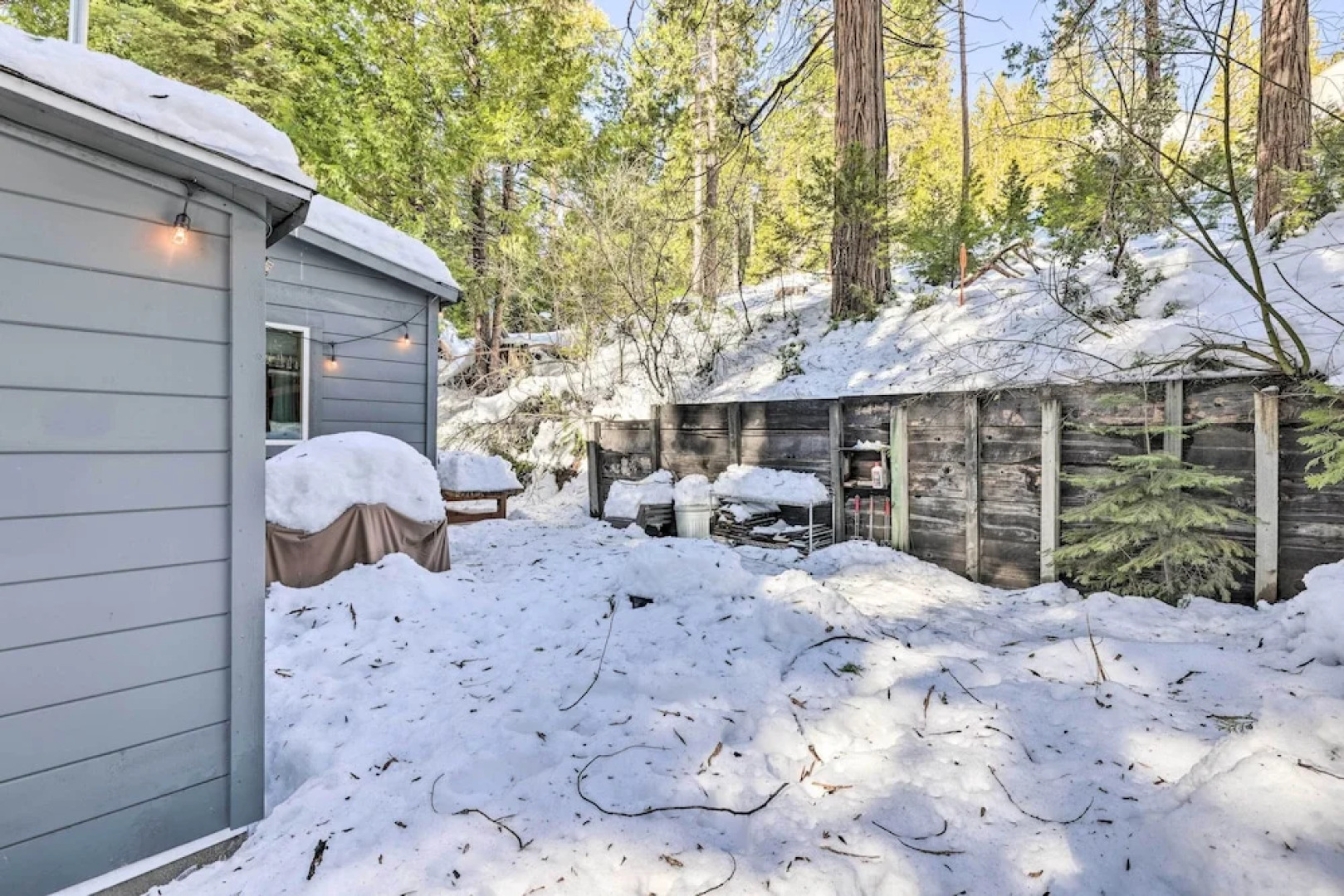 California Retreat w/ Deck, Fire Pit & Grill!