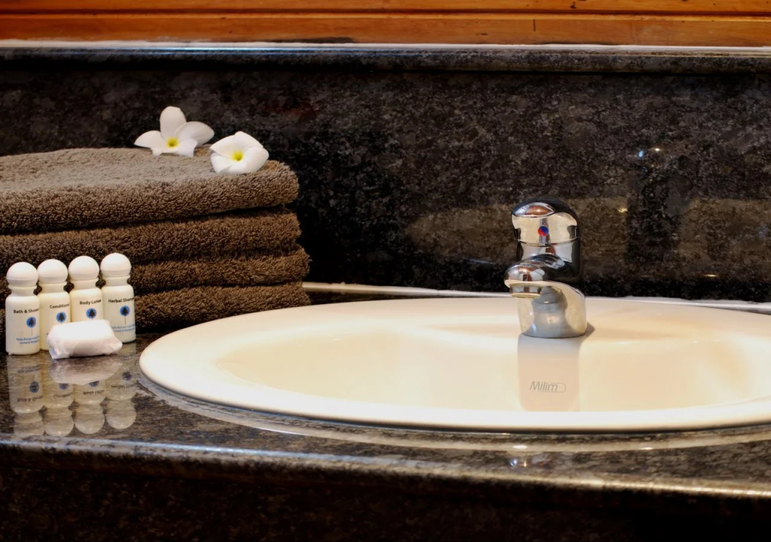 Kalla Bongo Lake Resort