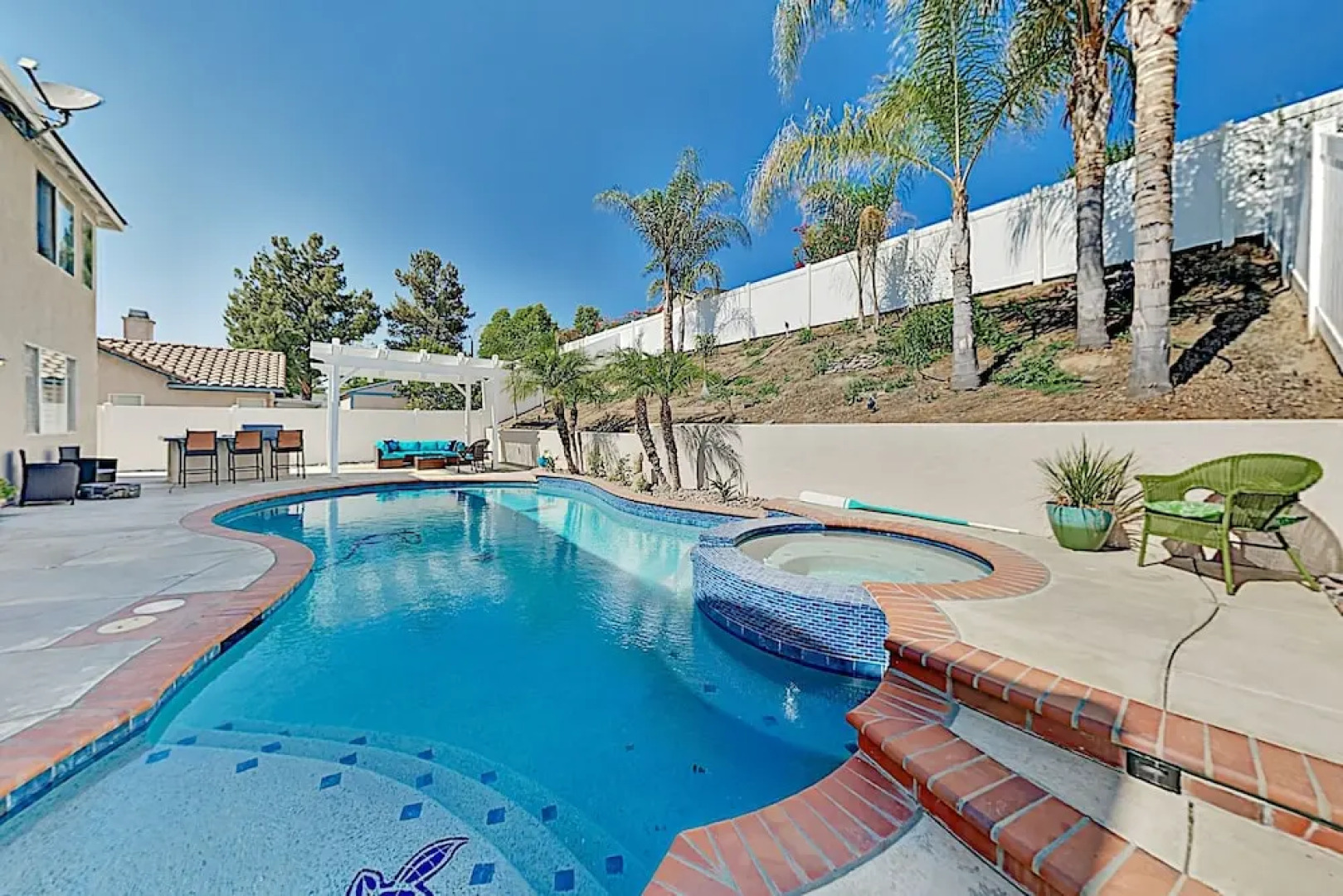 2399chat 4 Bedroom Home