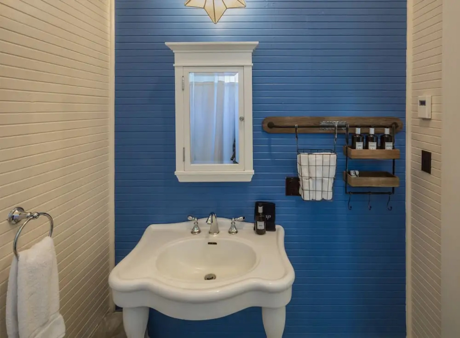 Mccloud Mercantile Hotel