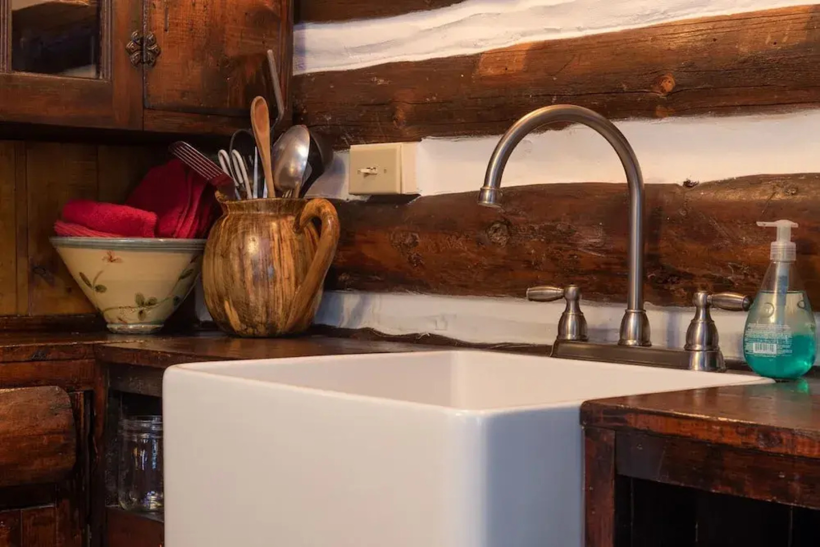 Pioneer Guest Cabins