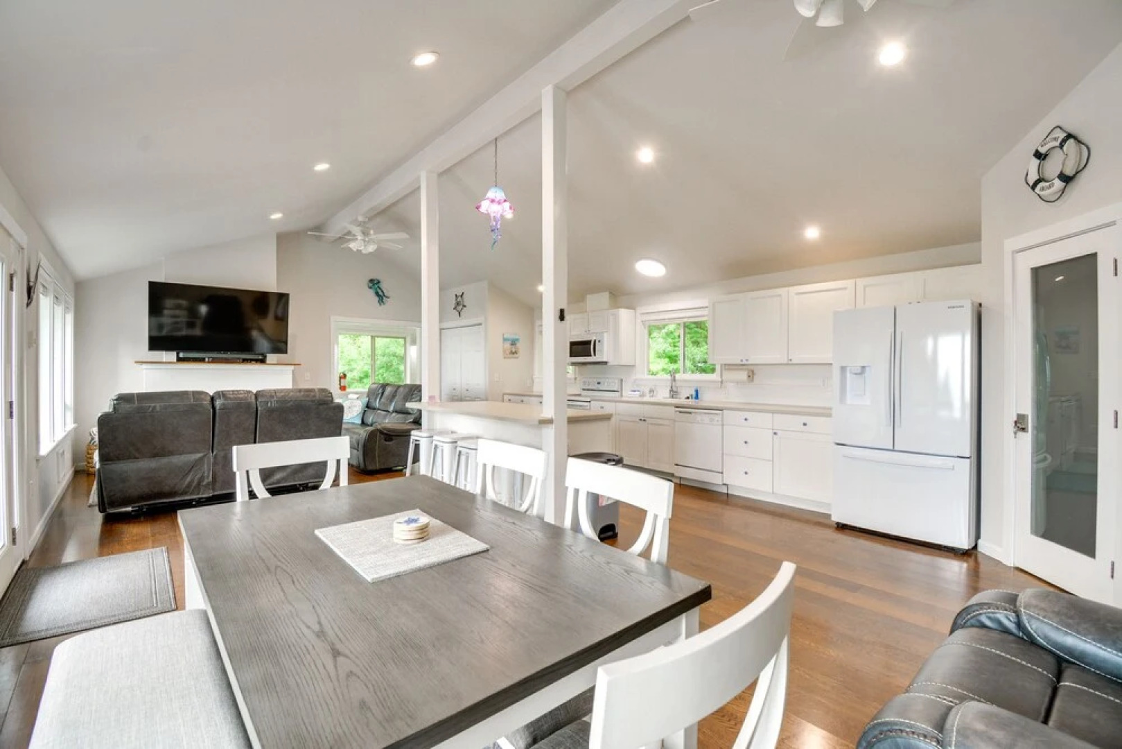 Serene Copalis Beach Getaway: Walk to Beach!