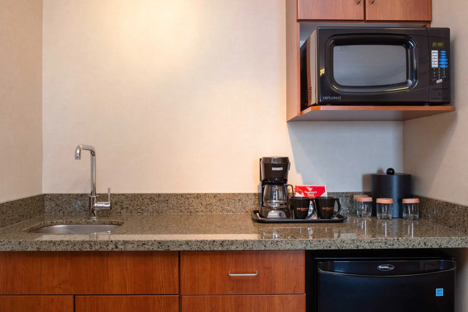 Sandman Hotel & Suites Winnipeg Airport