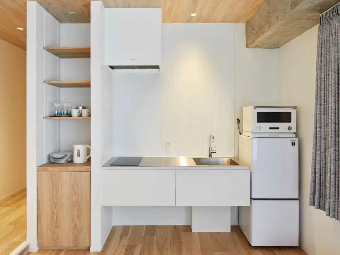 LOISIR Living Suites SERAGAKI