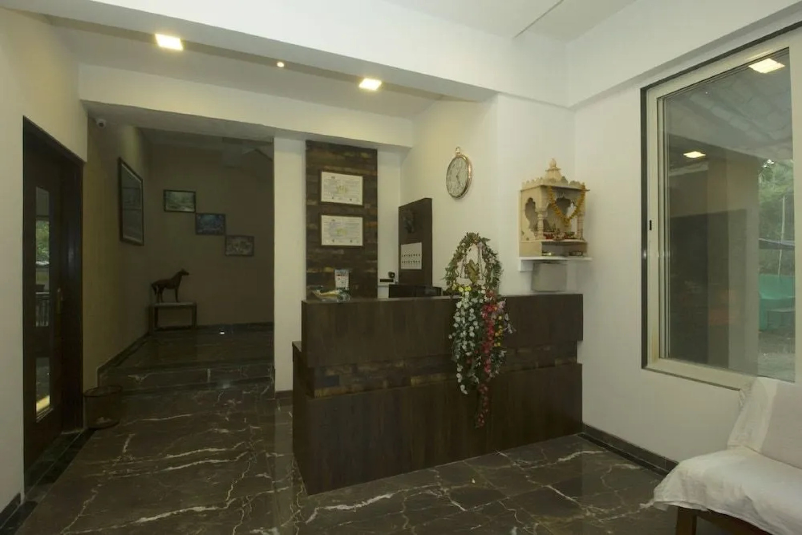 OYO 22919 Blue Roof Sea Side