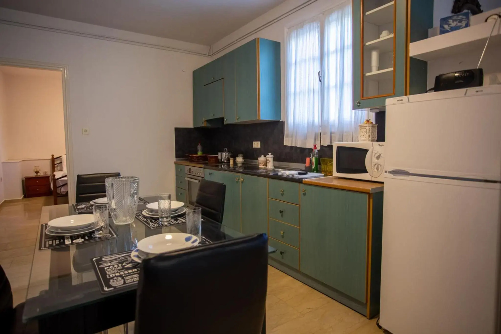 Traditional Apartment part of a Detached Villa on a luxurious Hill of Thessaloniki PANORAMA with a private garden with trees ,also available for Family and other gatherings and Kid's parties - under 13 , for less than 20 people alltogether