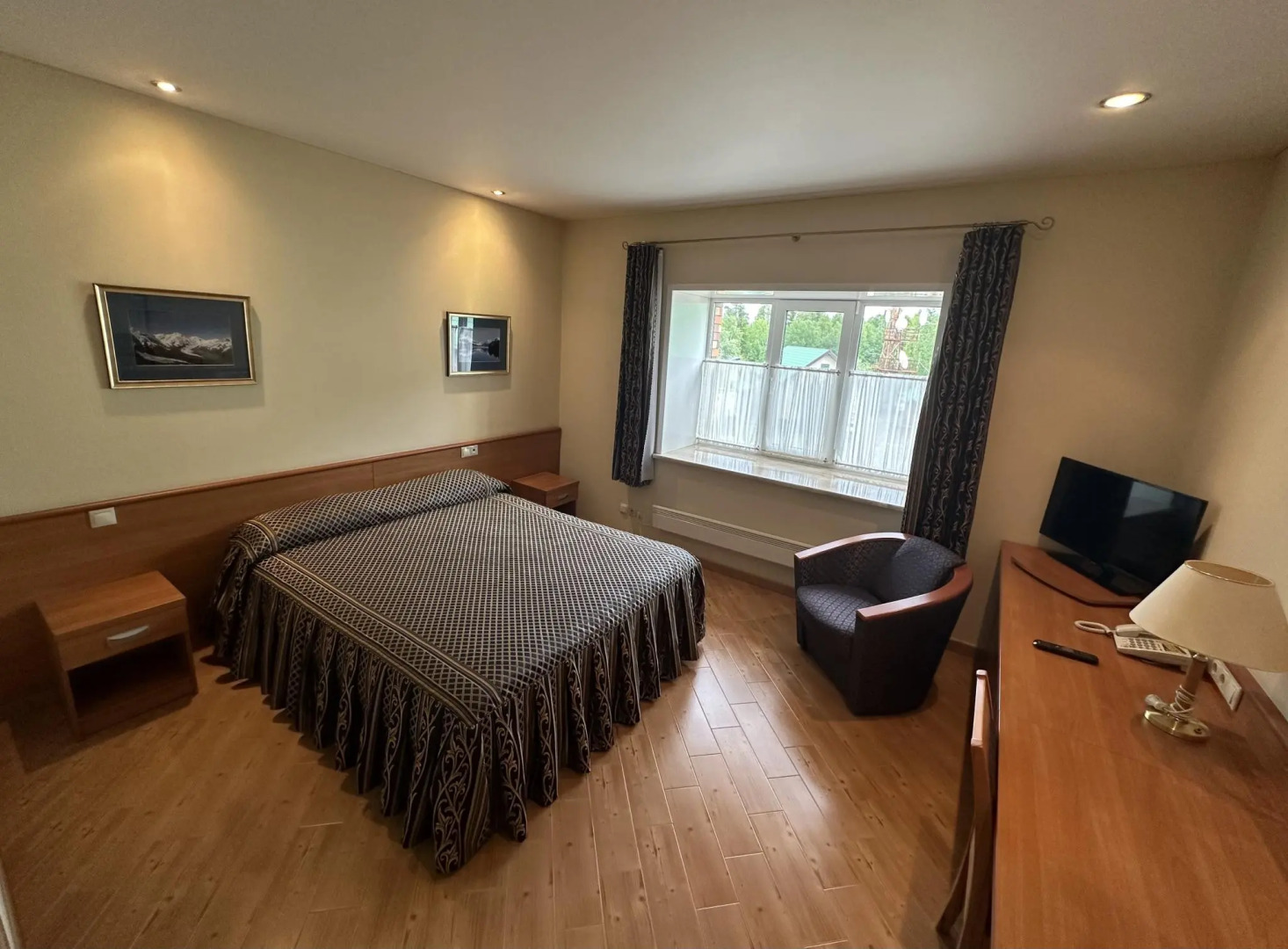 Гостиный двор Евгения