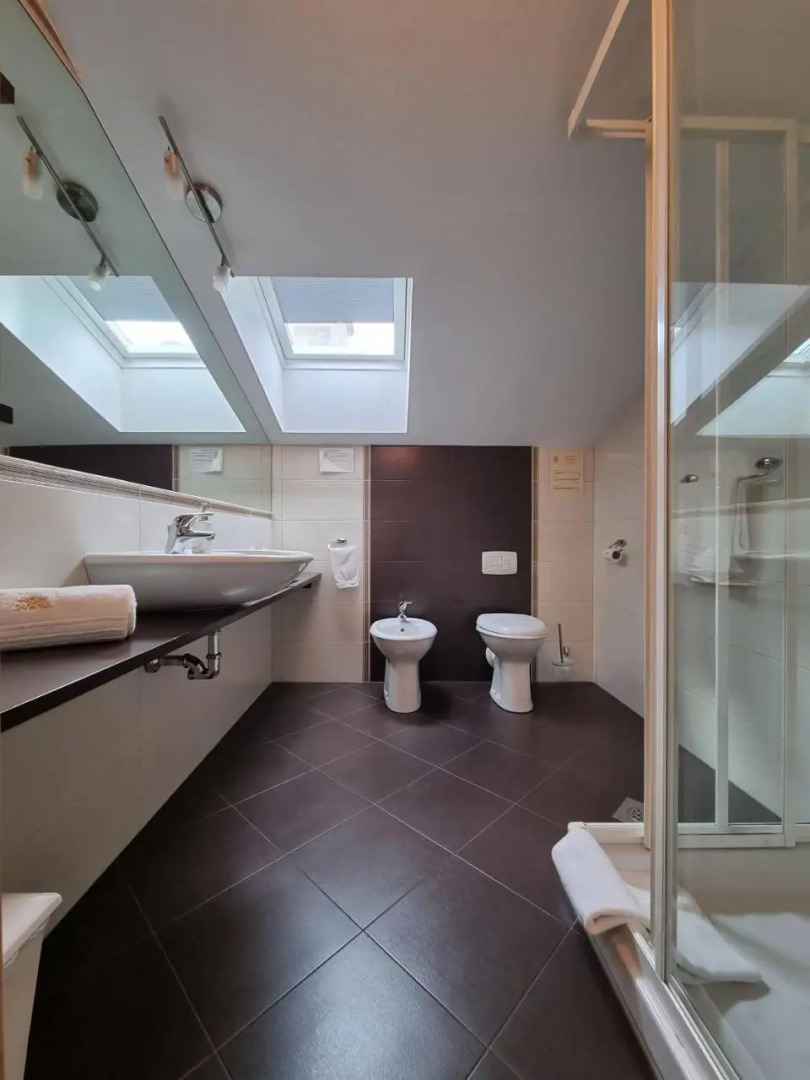 Apartment and Rooms HISA SONCA