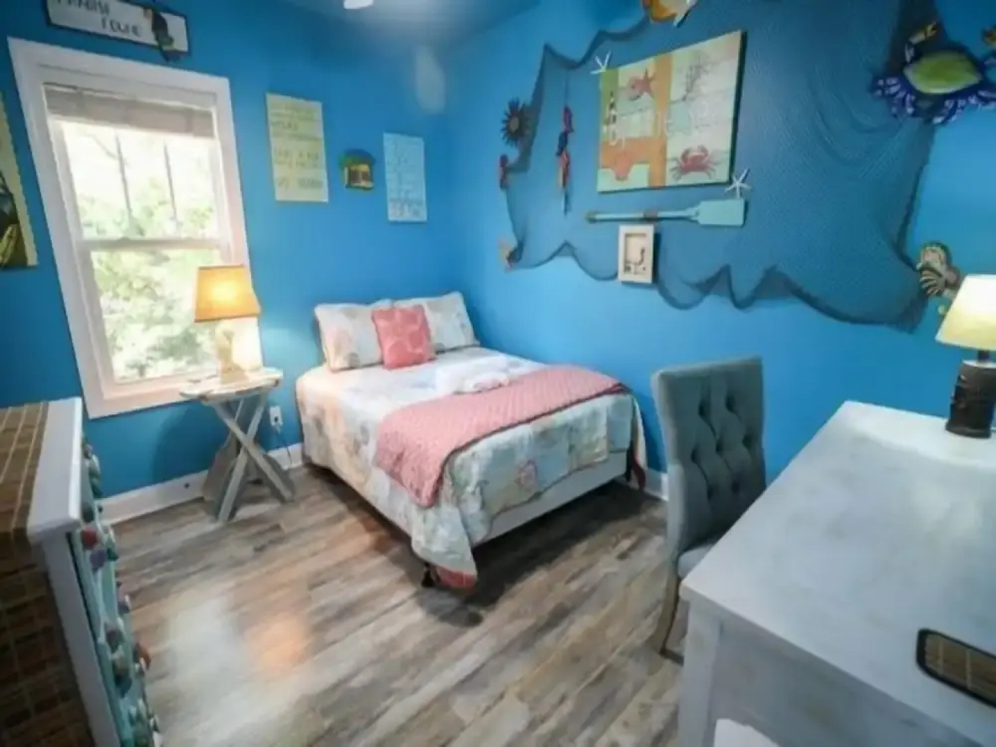 Atlantis Blue - Relaxing Beach Getaway Home Directly Across The Street From Beach Access! 5 Bedroom Home by RedAwning