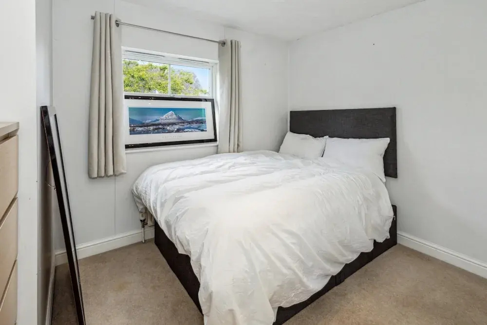 Urban Oasis - Modern 2B/2B Retreat Near Nature