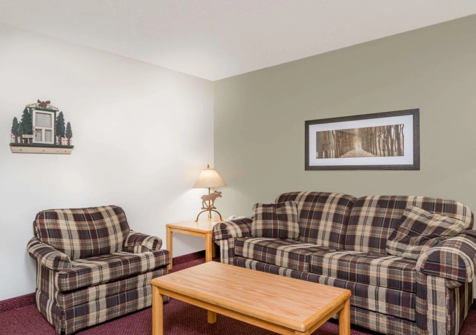 Moose Lake Lodge & Suites