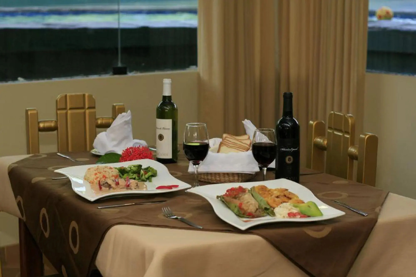 Parthenon Hotel y Eventos