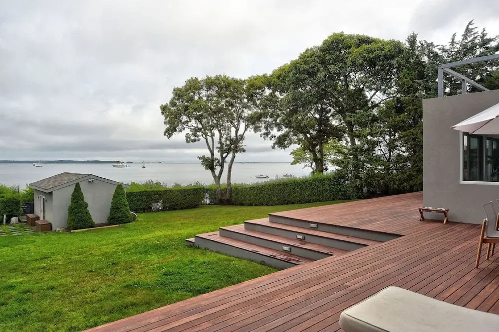 Sunset Villa by Rove Beachfront w Deck Pool