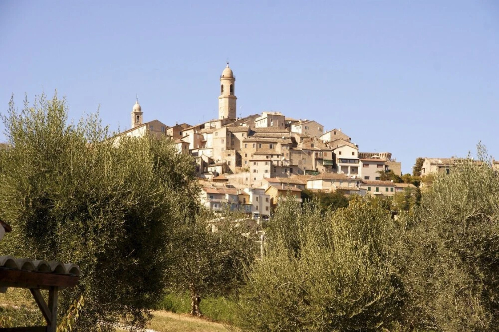 Charming 2-bed Apartment in Petritoli