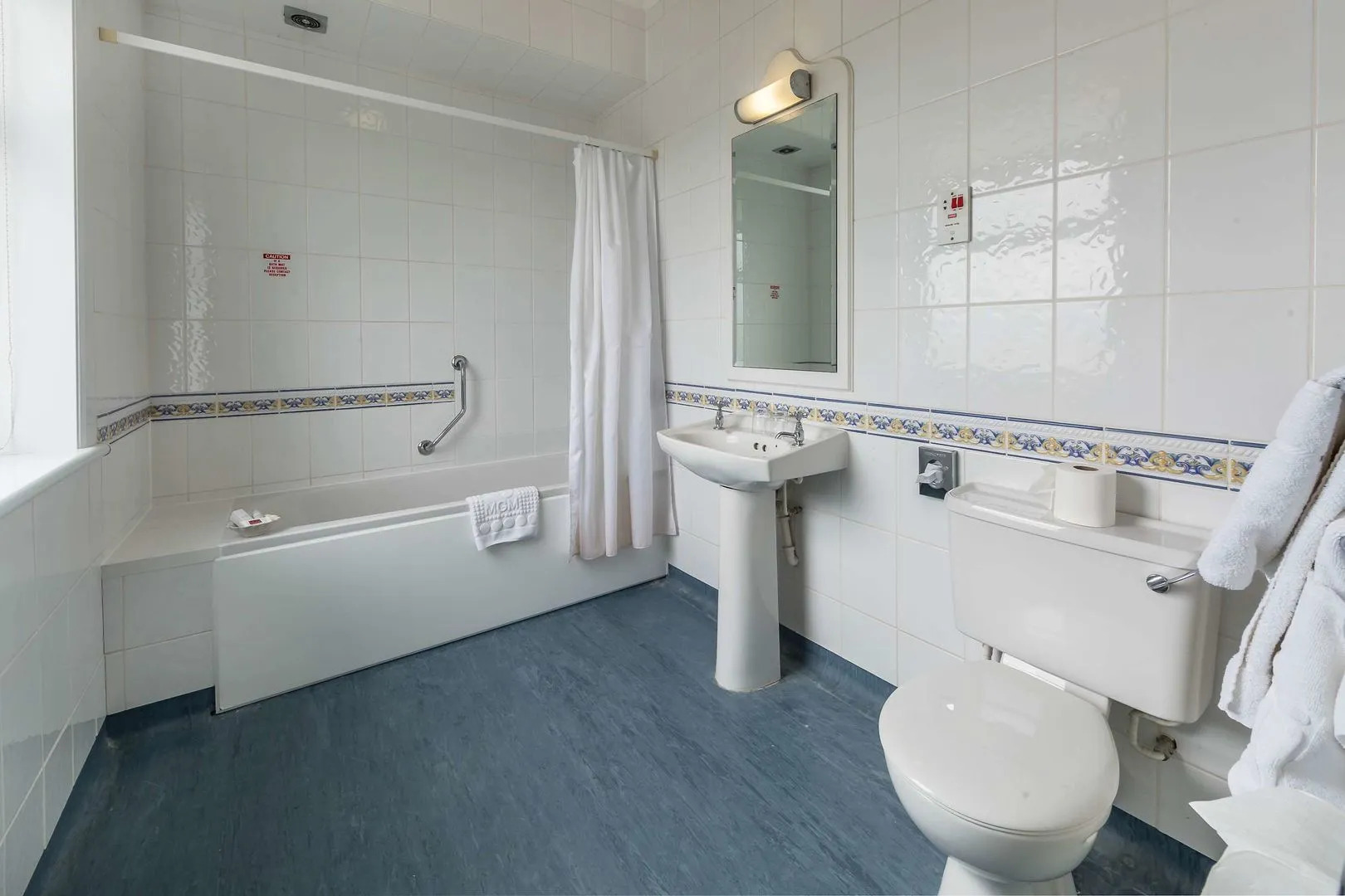 Muthu Westcliff Hotel (Near London Southend Airport)