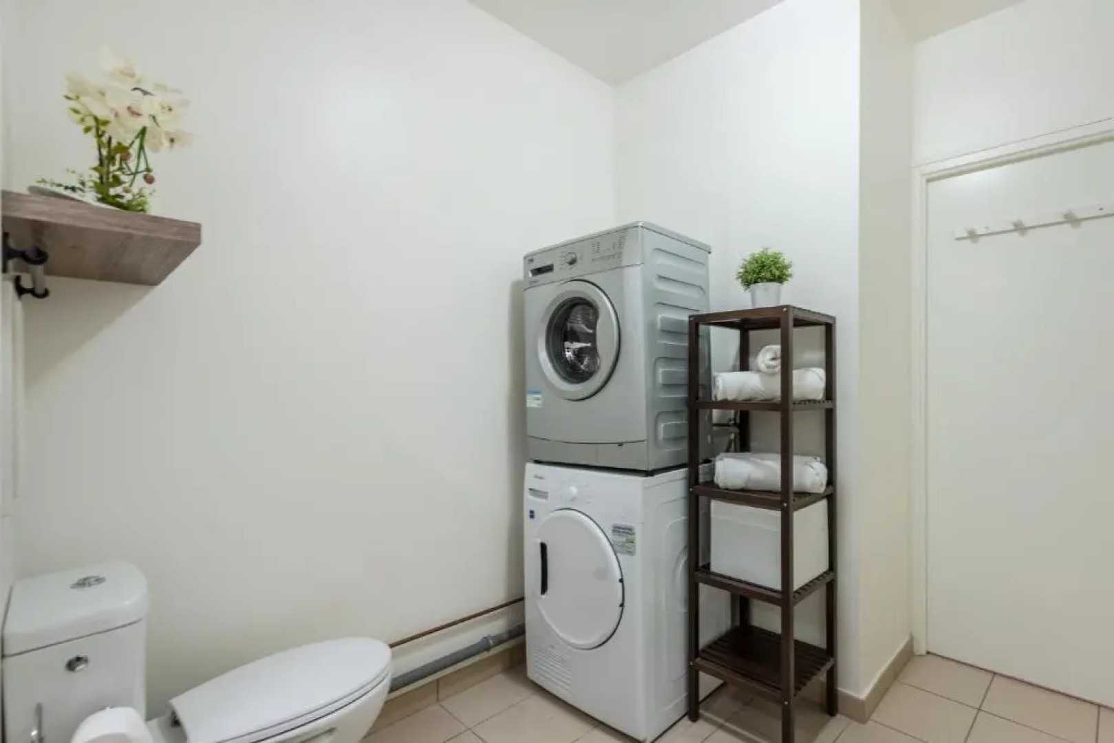 Mickey's closest neighbor