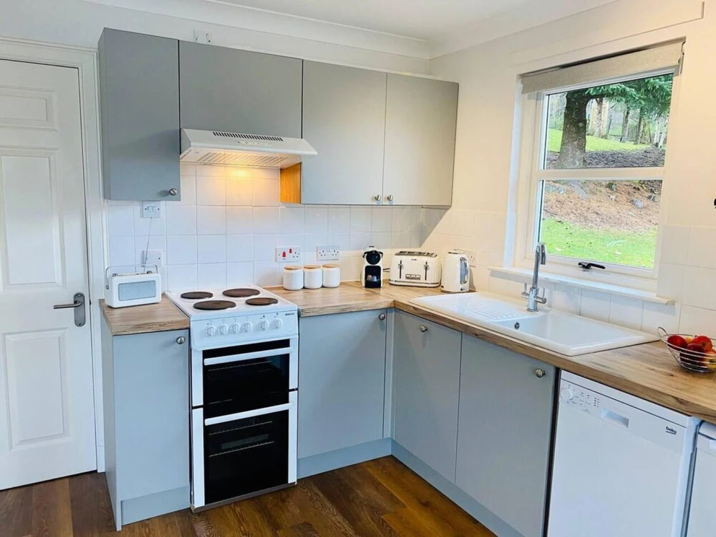 Cosy 2-bed Cottage With Stunning Hill & Loch Views