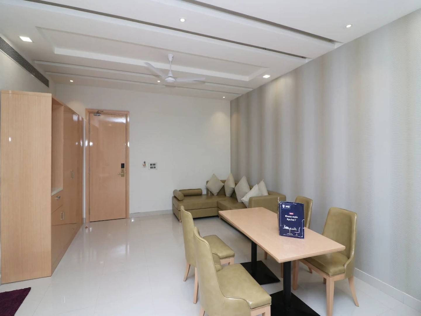 OYO 13616 Hotel Gala Galaxy