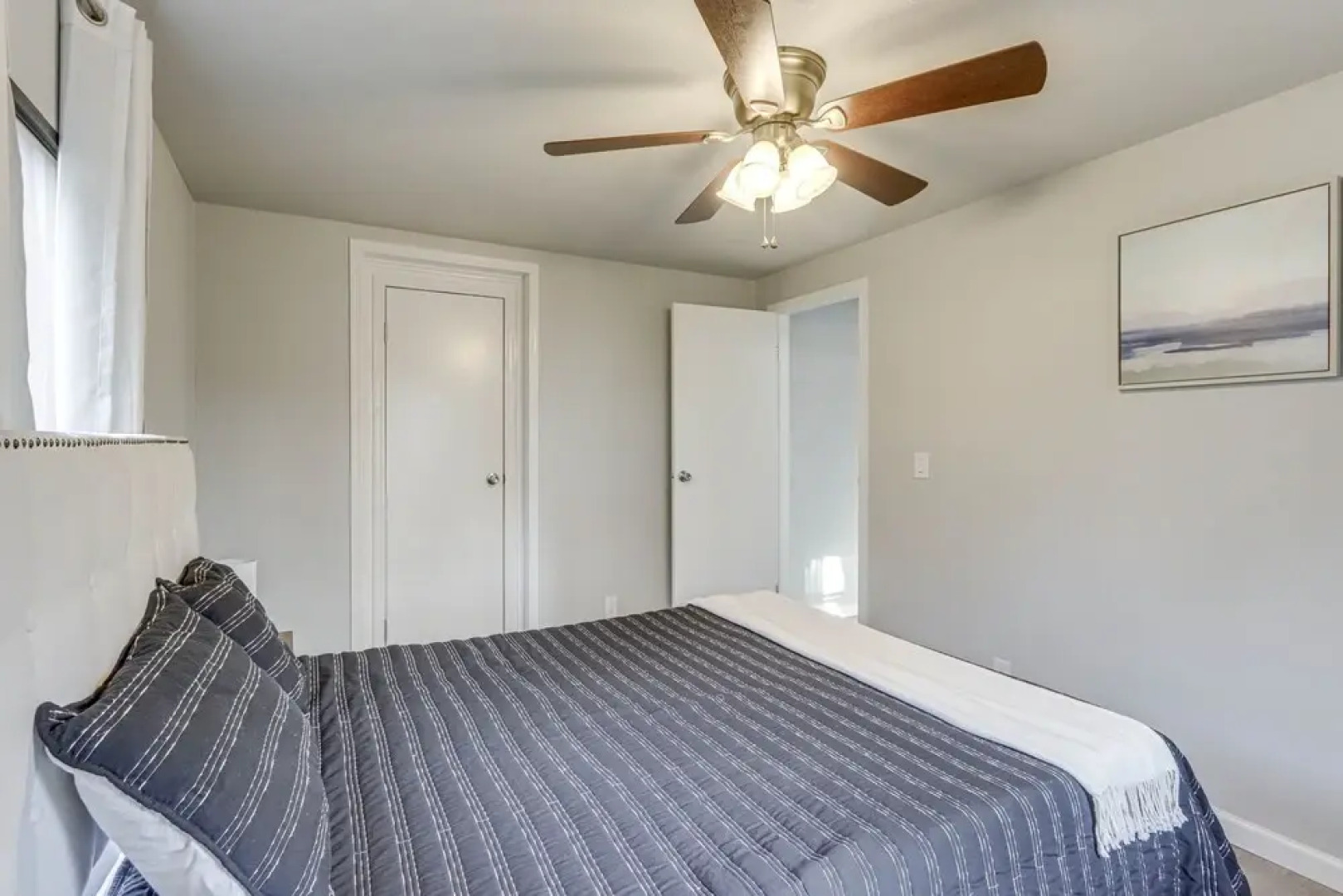 Lakefront Rogers Retreat w/ Grill & Spacious Deck