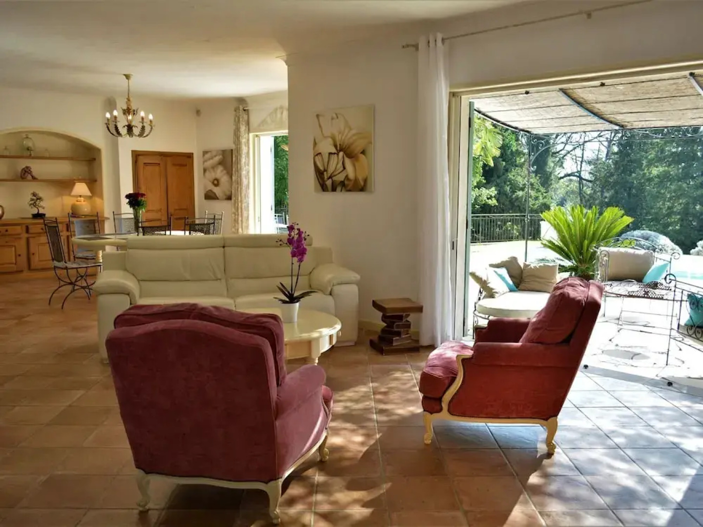 Peaceful Villa in Saint Paul de Vence With Swimming Pool