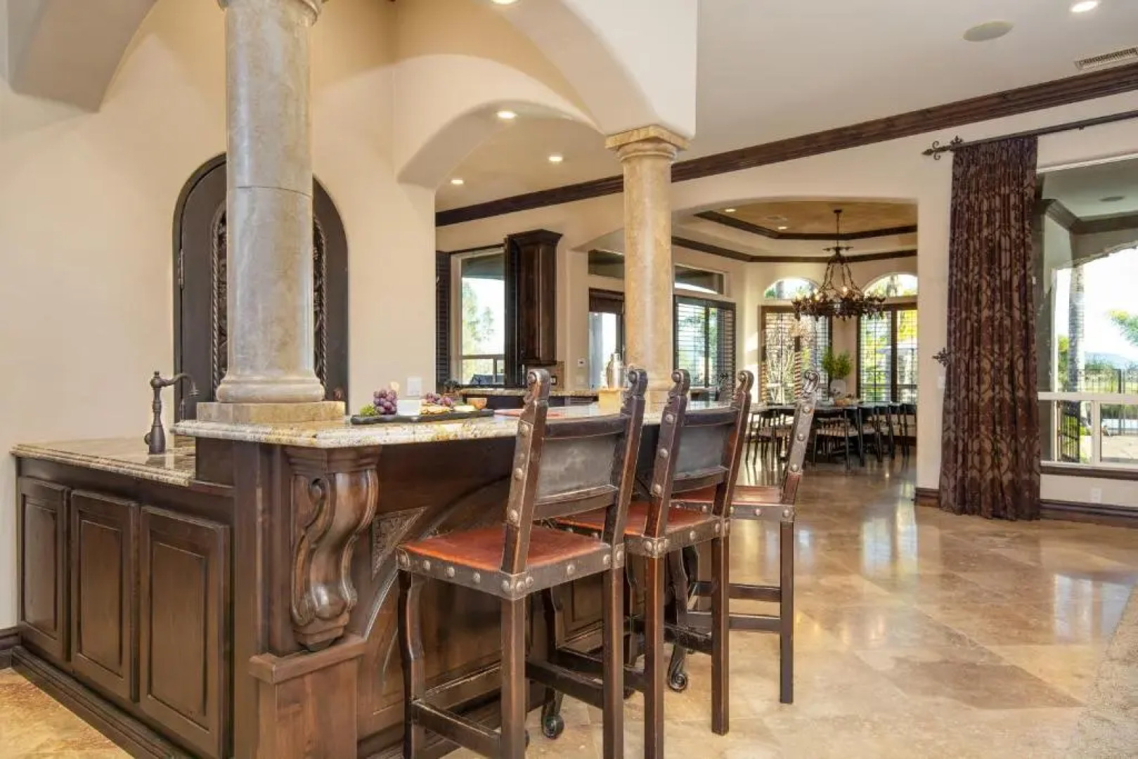 Sky Lantern by AvantStay Stunning Oasis w Pool Hot Tubs Volley Ball Court Home Office