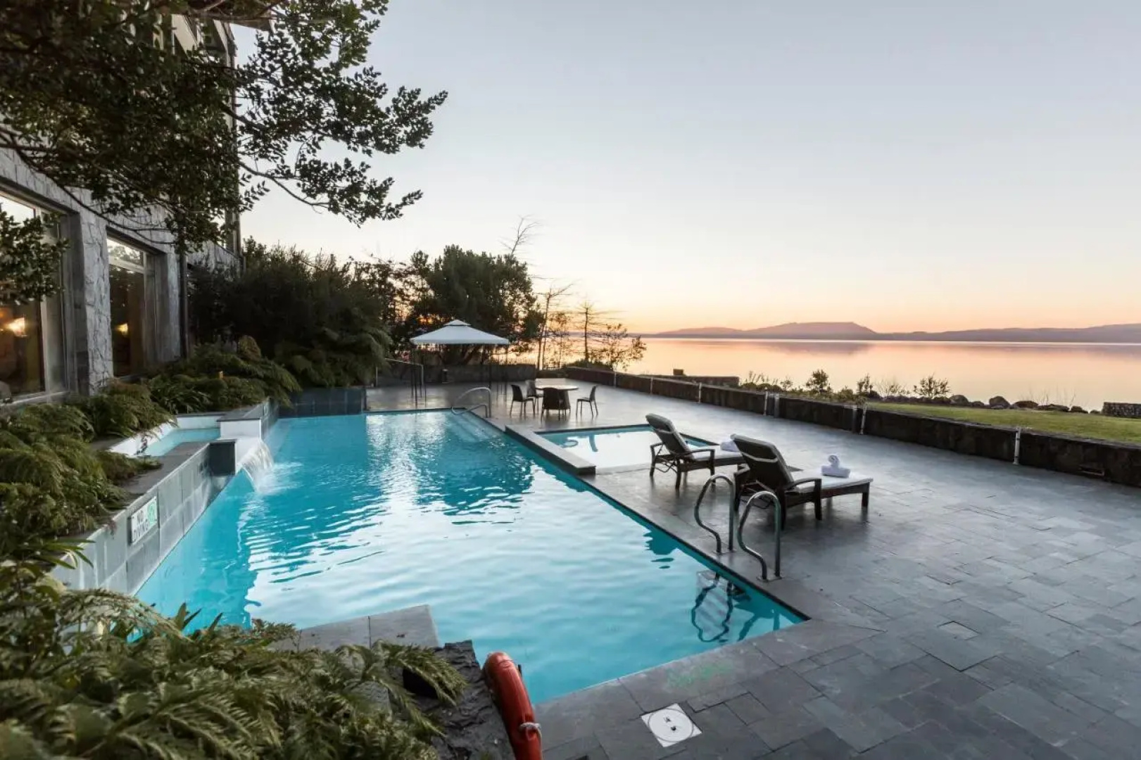 Park Lake Luxury Hotel