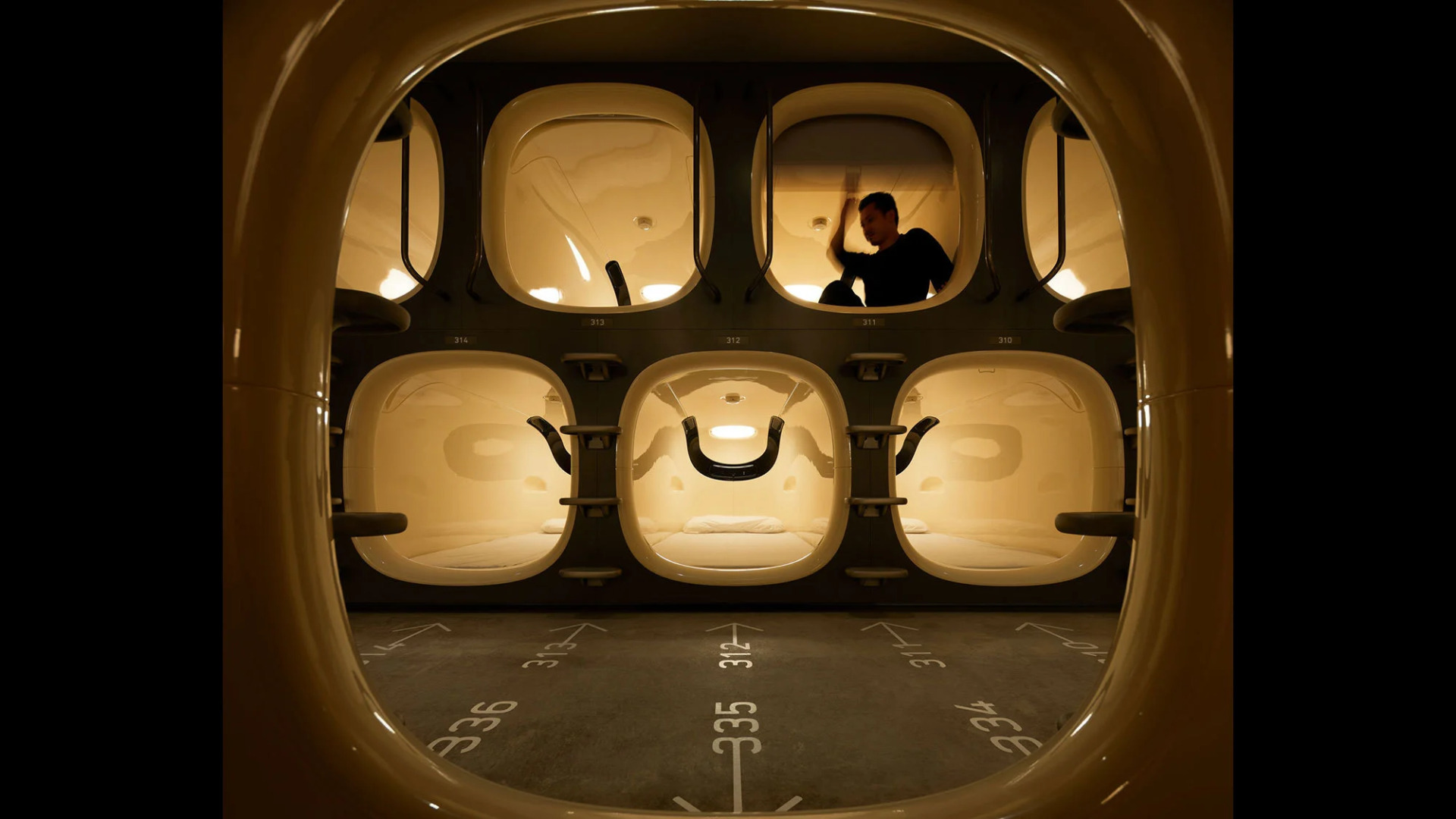 9h nine hours Suidobashi