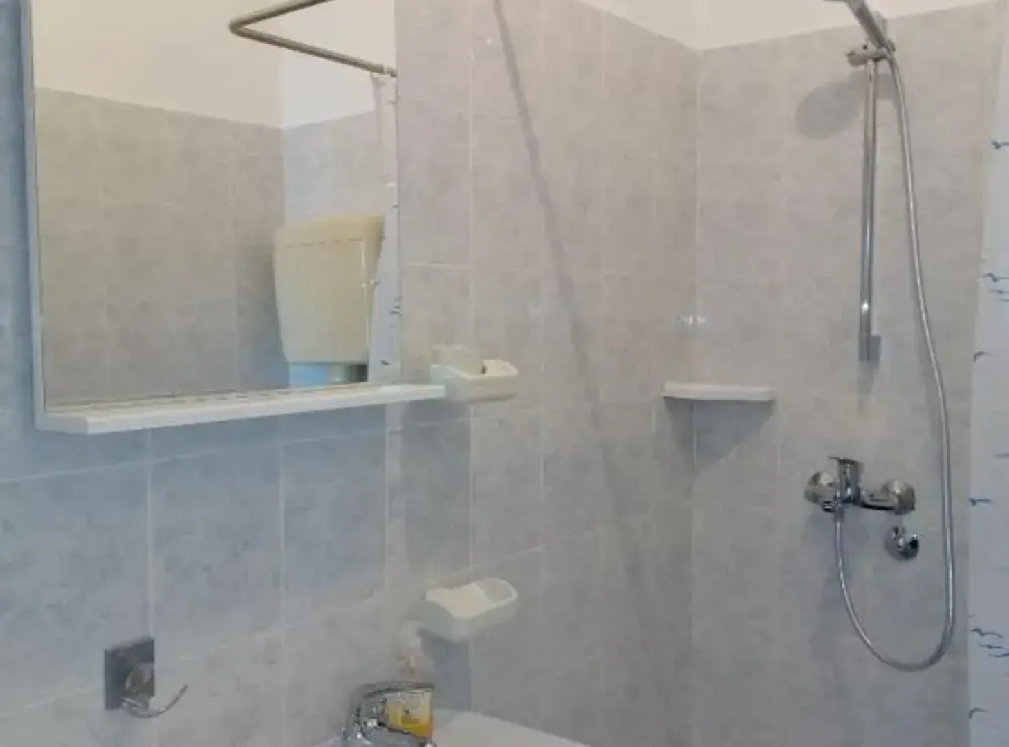 Spacious and Cozy Seafront Apartments