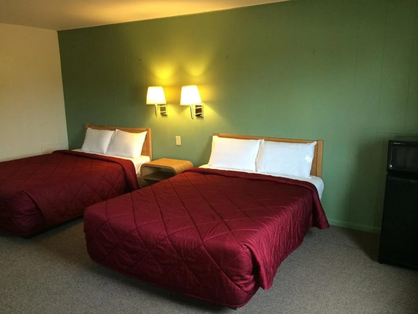 Super 7 Motel Sedalia