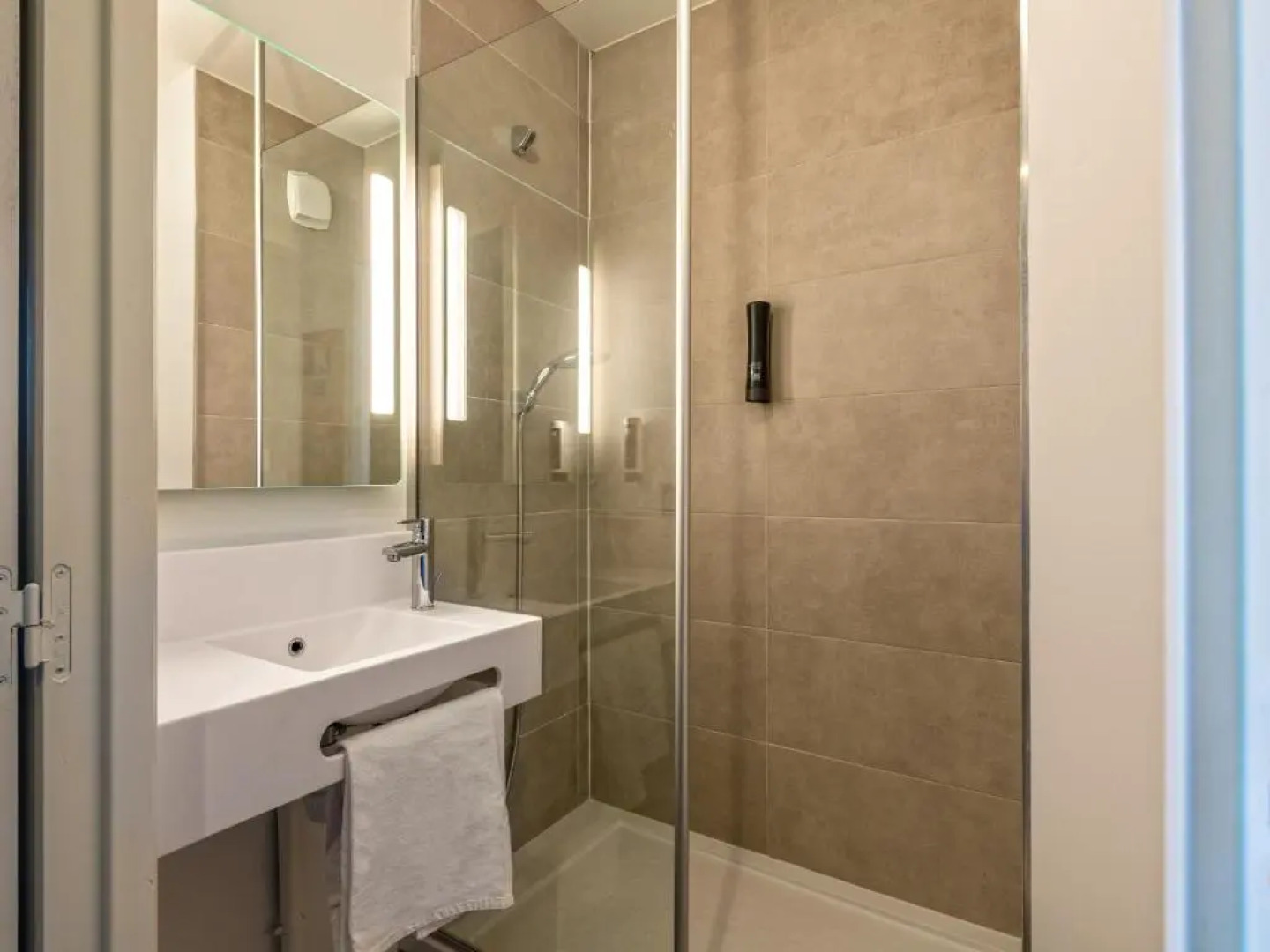 B&B HOTEL Landerneau Bois Noir