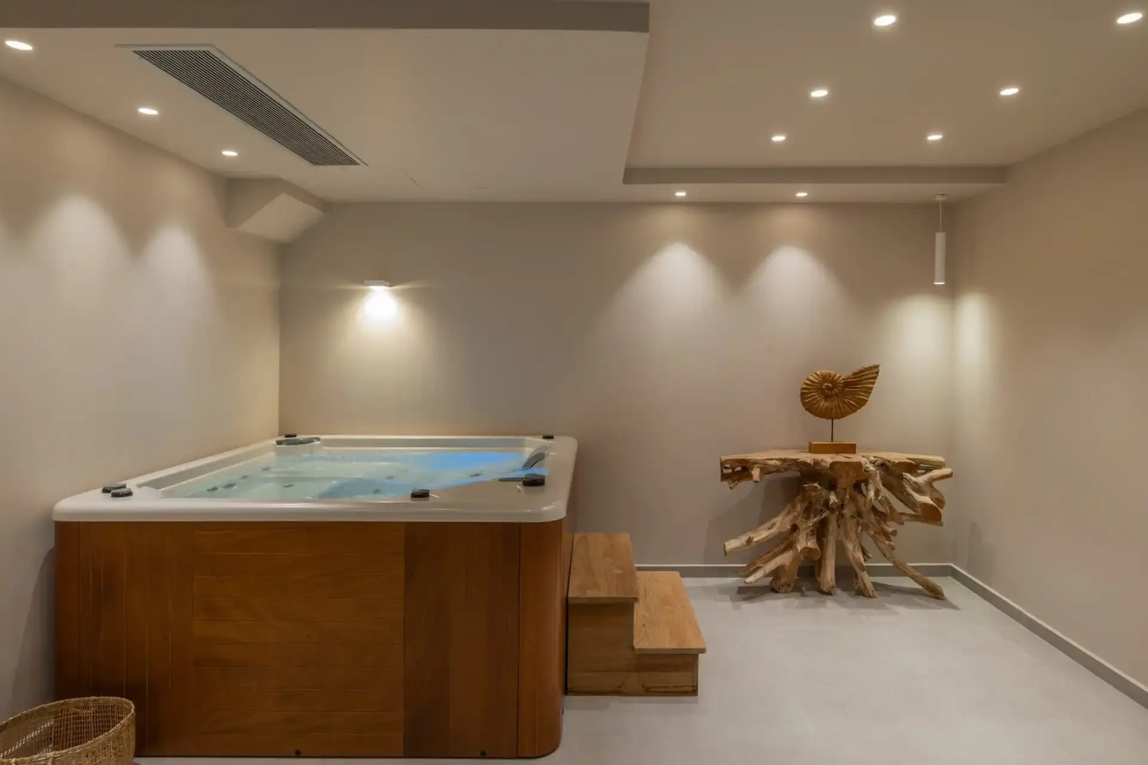 Ionian Plaza Hotel & Spa