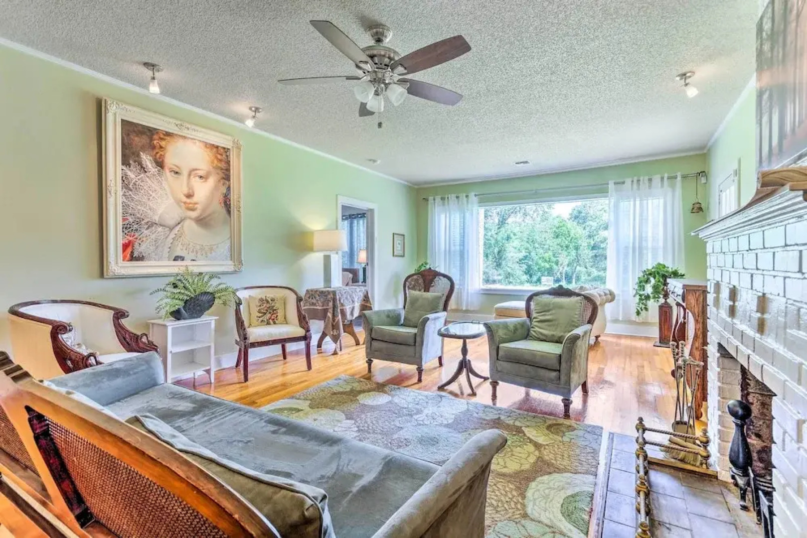 Charming Home: 2 Mi to Dtwn Defuniak Springs!