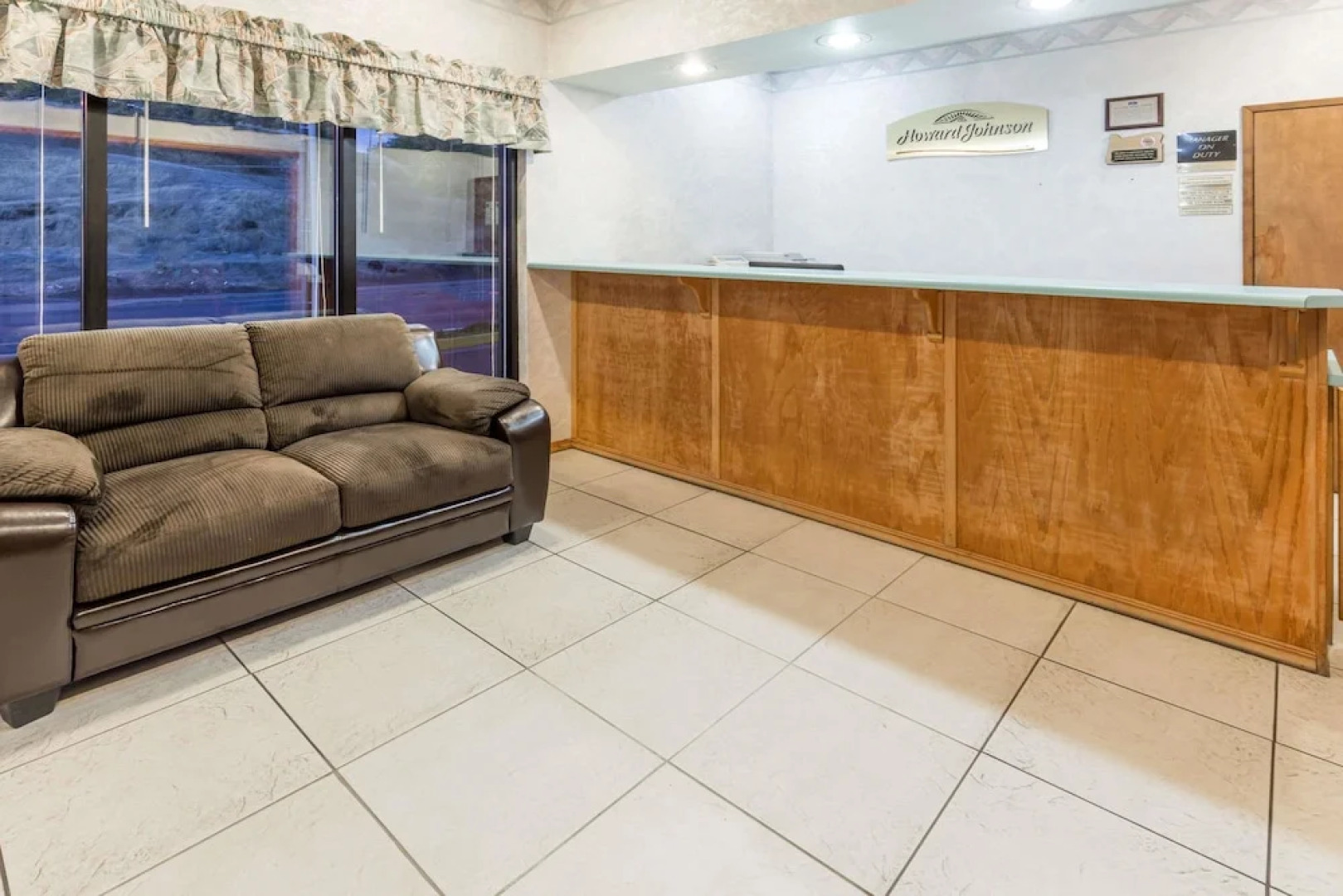 Howard Johnson Express Inn - Roseburg