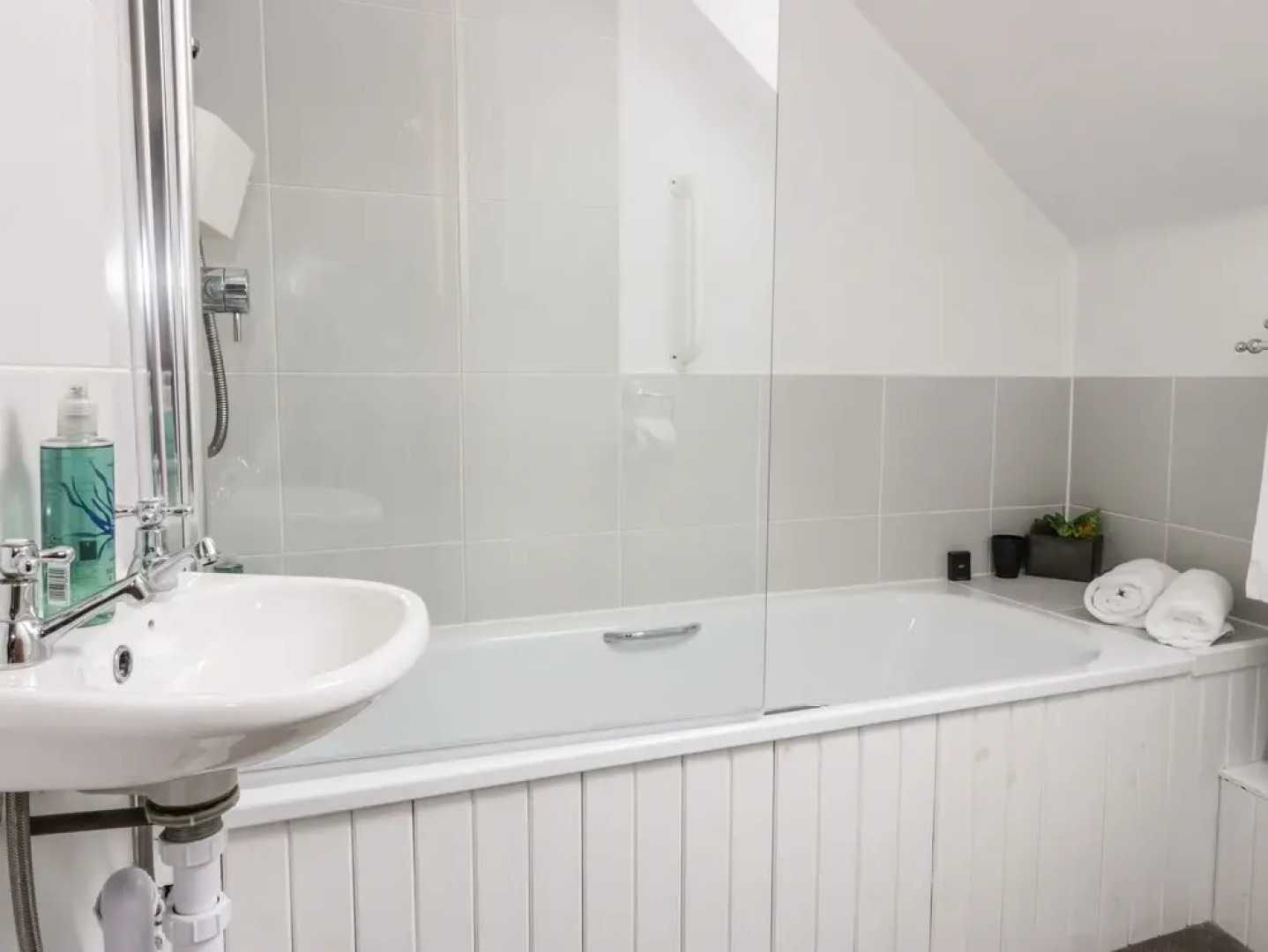 1 Blinkbonny Cottages