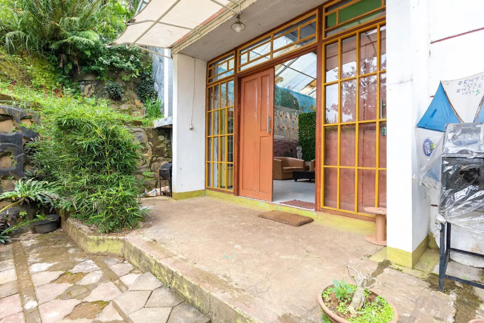 OYO 3040 D'pineapple Villa